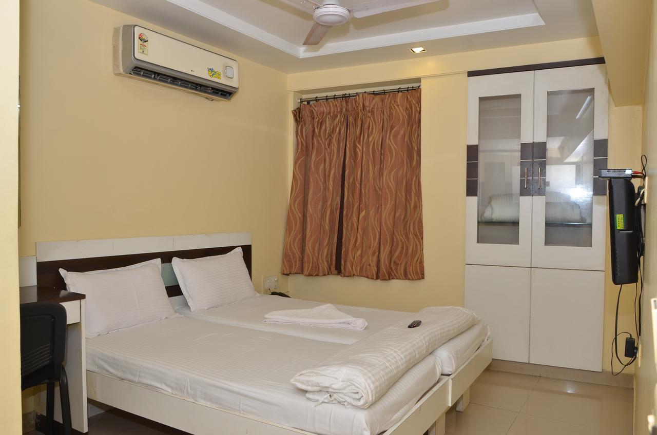 Da Casa Business Hotel Pune Bagian luar foto