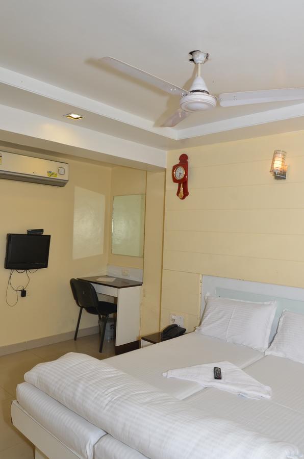 Da Casa Business Hotel Pune Bagian luar foto