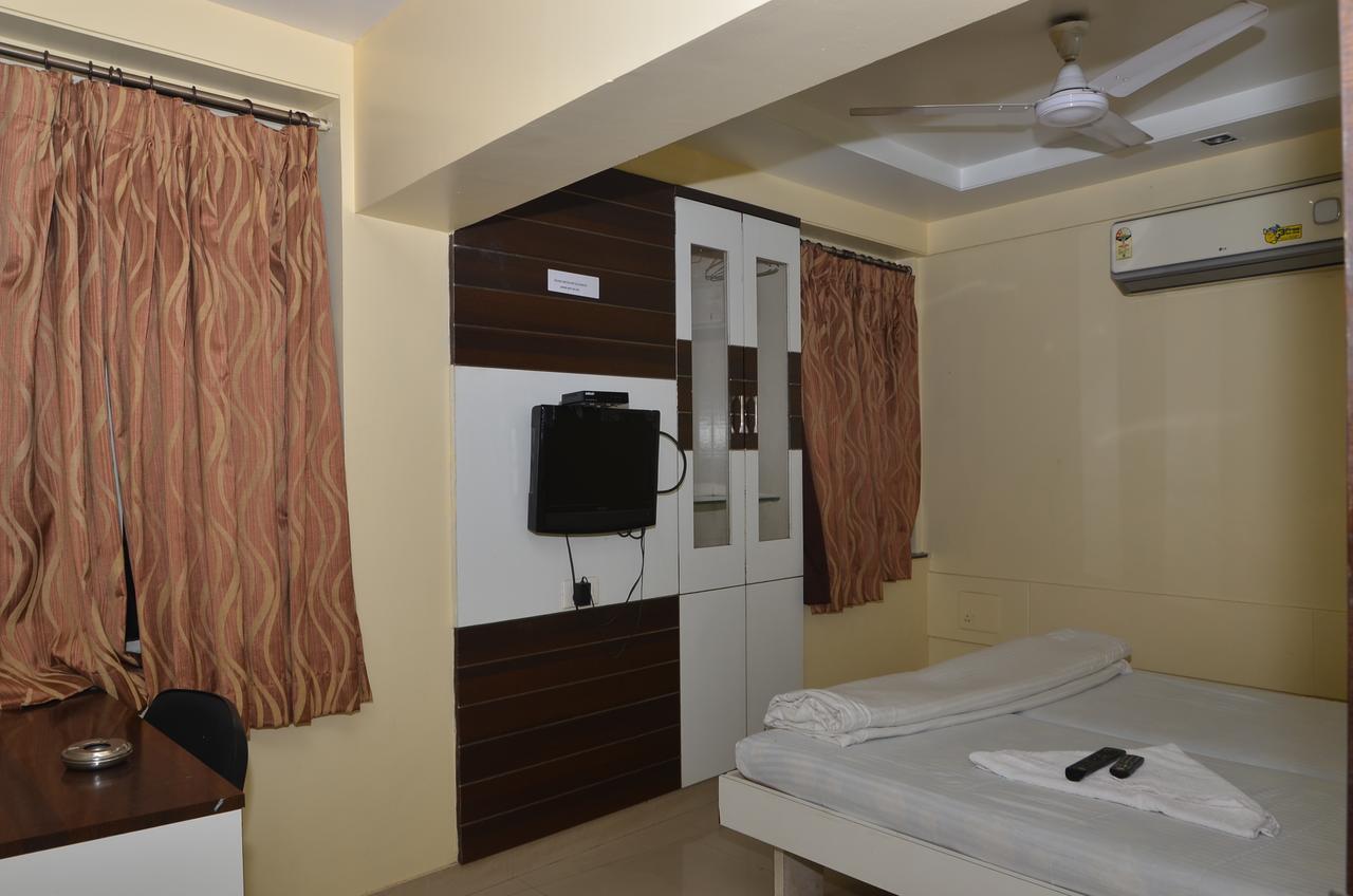 Da Casa Business Hotel Pune Bagian luar foto