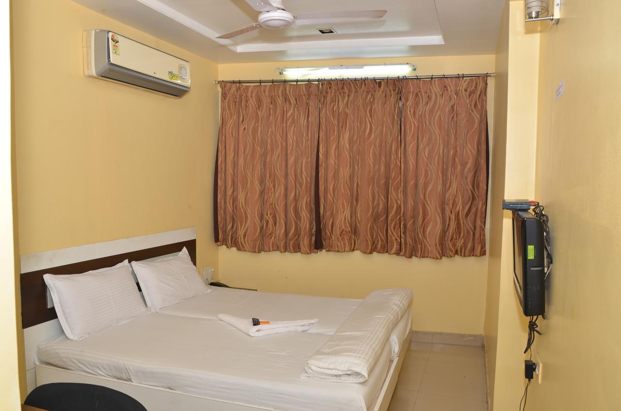 Da Casa Business Hotel Pune Bagian luar foto